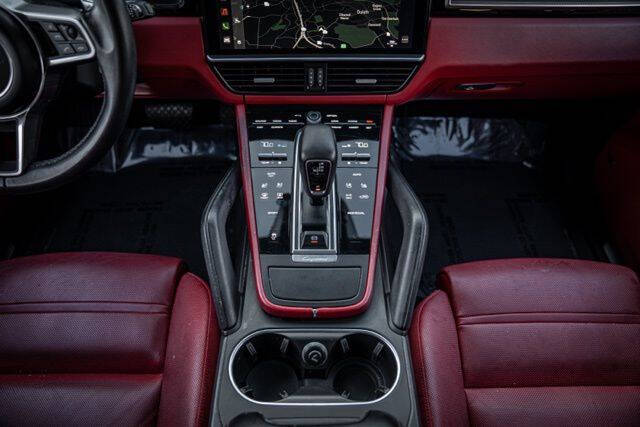 2022 Porsche Cayenne Platinum Edition