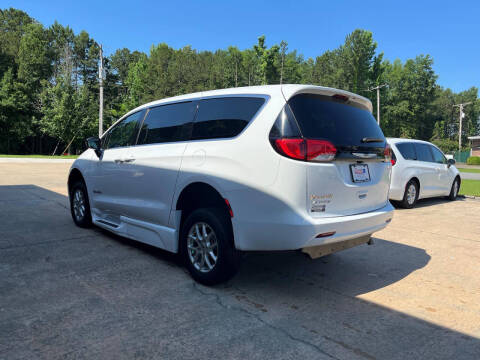 2024 Chrysler Voyager LX