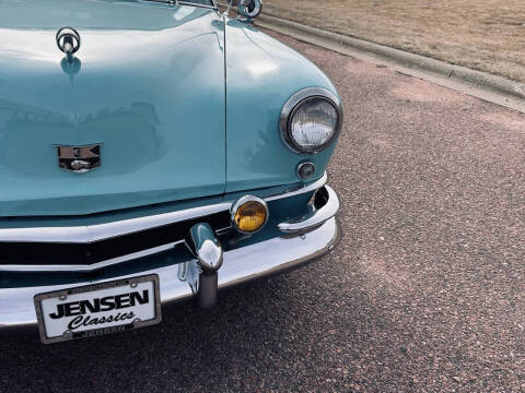 1952 Kaiser TRAVLER