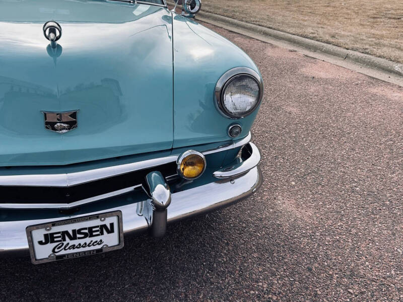 1952 Kaiser TRAVLER
