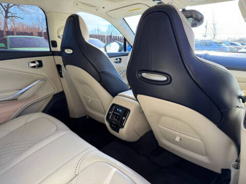 2021 Aston Martin DBX