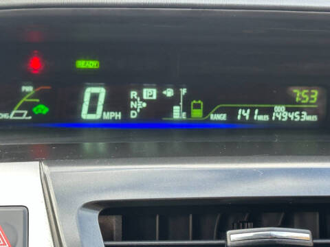 2015 Toyota Prius v Three