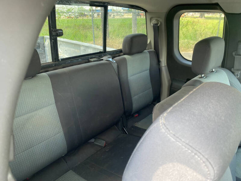 2004 Nissan Titan SE