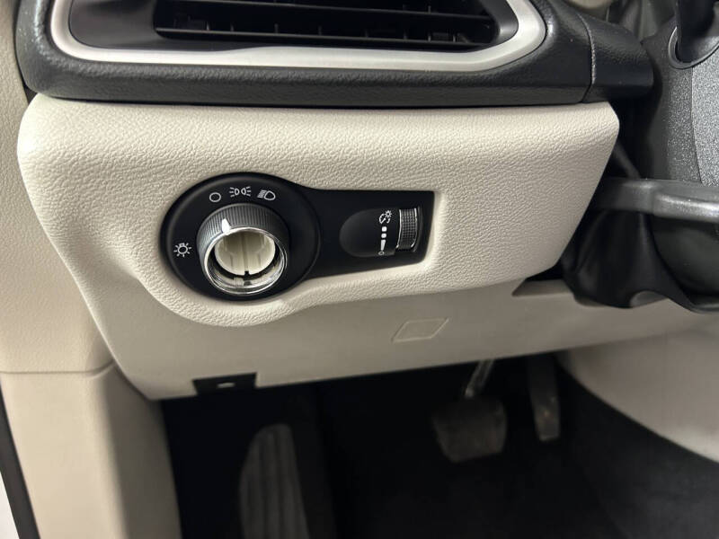 2021 Chrysler Voyager L