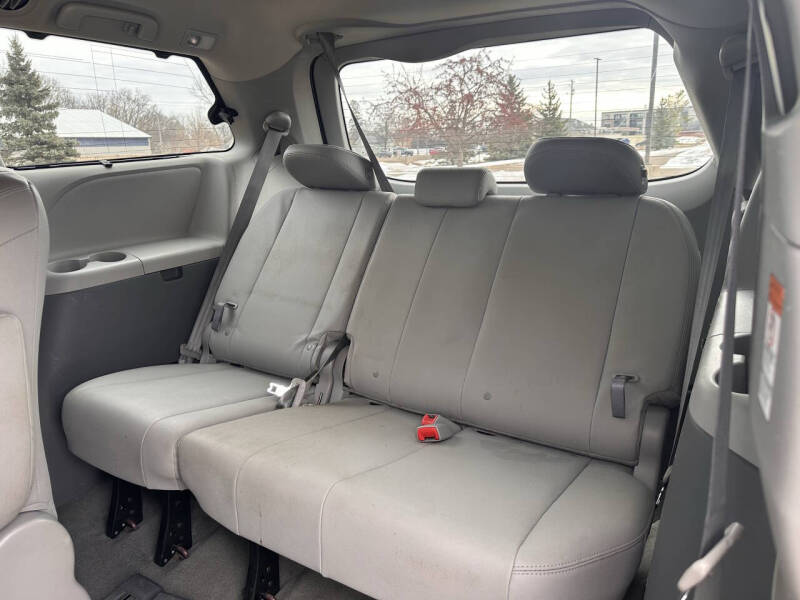 2017 Toyota Sienna XLE 8-Passenger