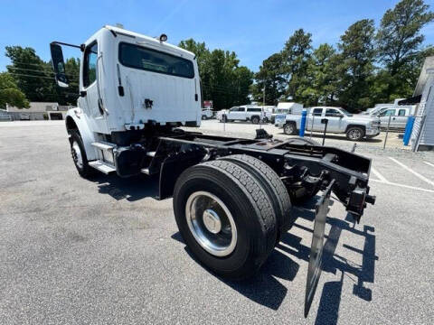 2015 Freightliner M2 106
