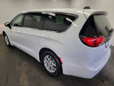 2026 Chrysler Voyager LX