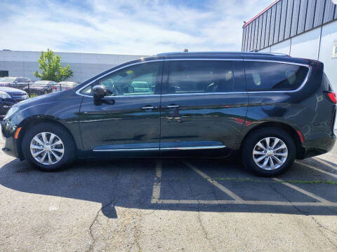 2018 Chrysler Pacifica Touring L