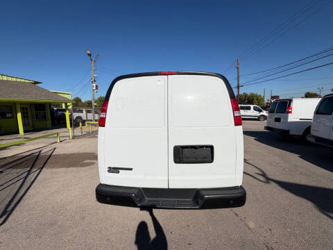 2022 Chevrolet Express 2500