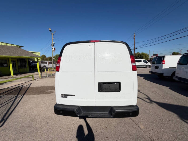 2022 Chevrolet Express 2500