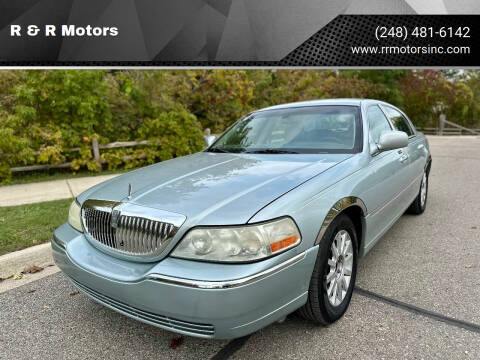 2007 Lincoln Town Car for sale at R & R Motors in Waterford MI