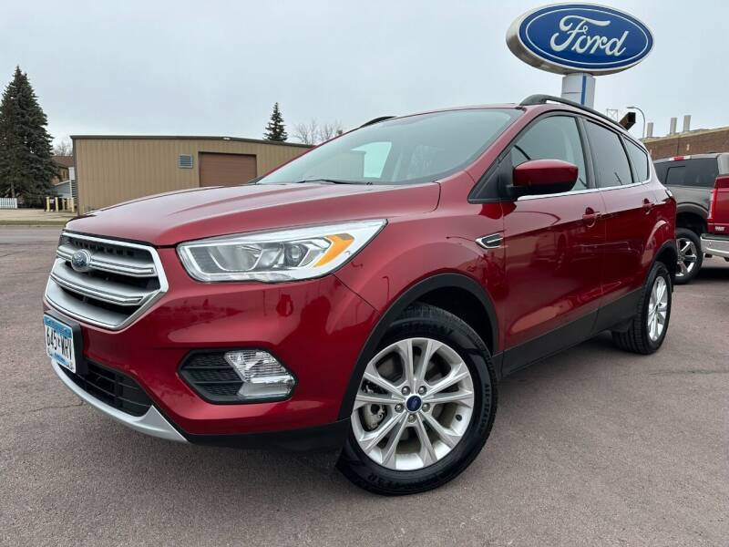 Used 2017 Ford Escape SE with VIN 1FMCU9GD6HUB89008 for sale in Windom, Minnesota