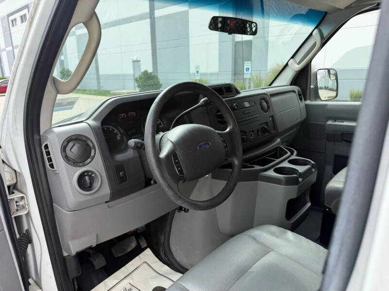 2012 Ford E-Series E-350 SD