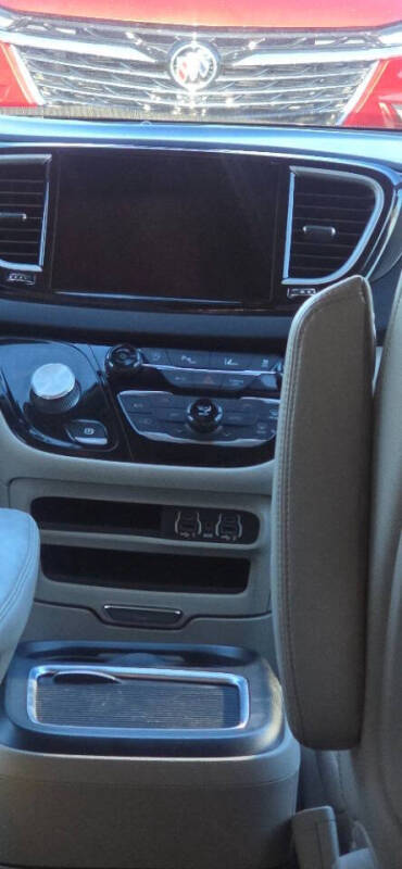 2021 Chrysler Pacifica Touring L