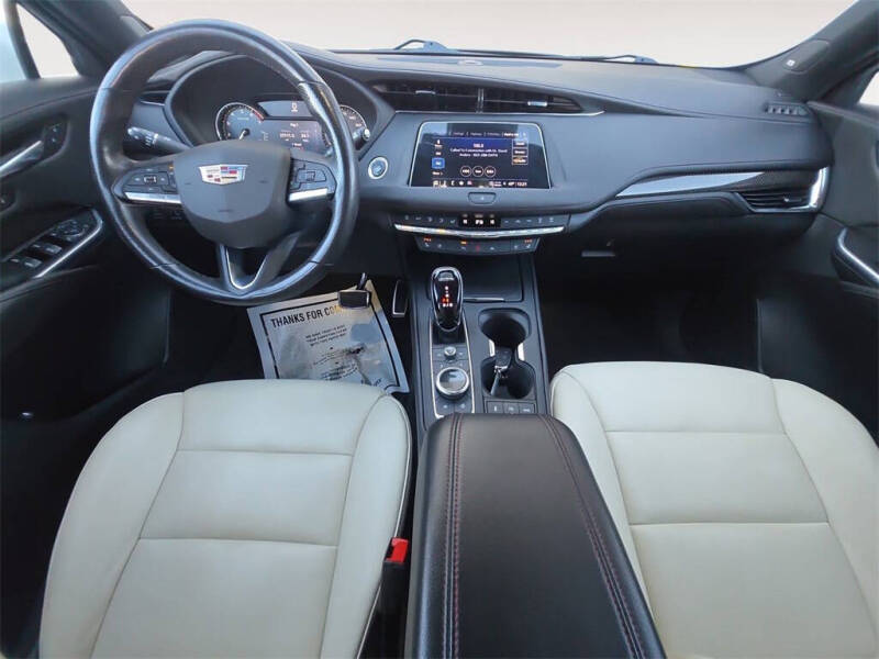 2023 Cadillac XT4 Sport