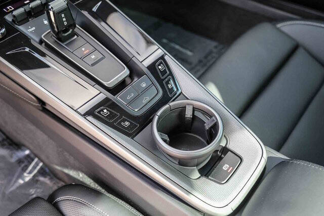 2025 Porsche 911 Carrera