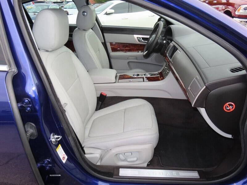 2010 Jaguar XF Premium