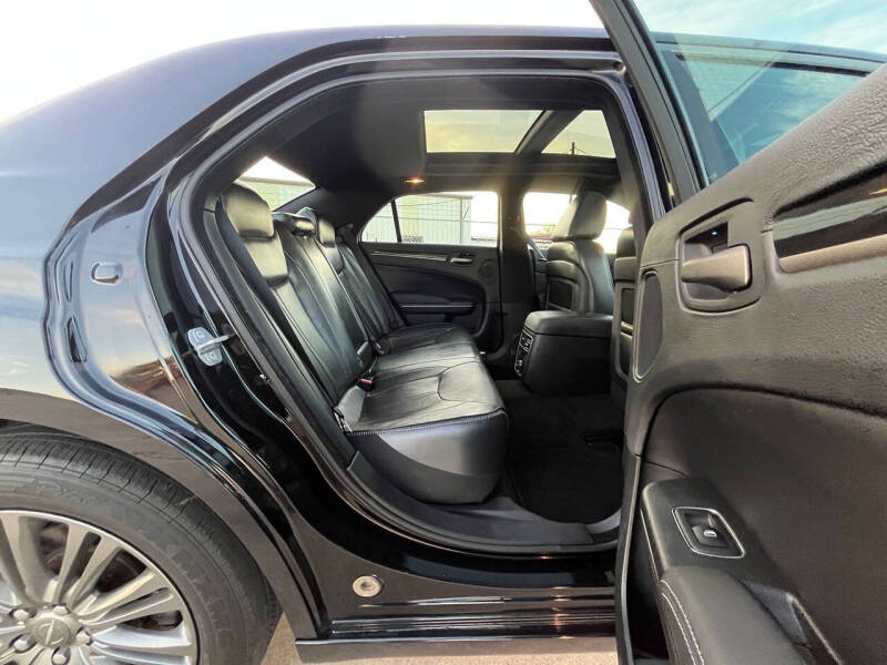 2014 Chrysler 300 C John Varvatos Limited Edition