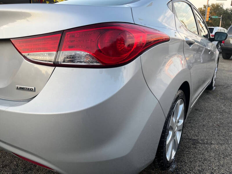 2013 Hyundai Elantra Limited photo 13