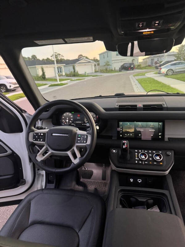 2024 Land Rover Defender 110 P300 S