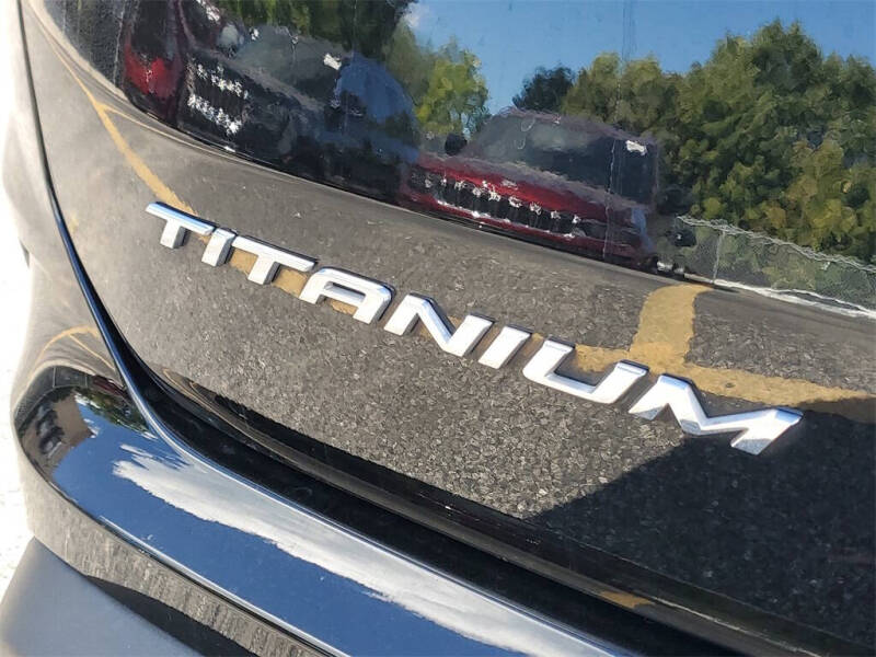 2024 Ford Edge Titanium