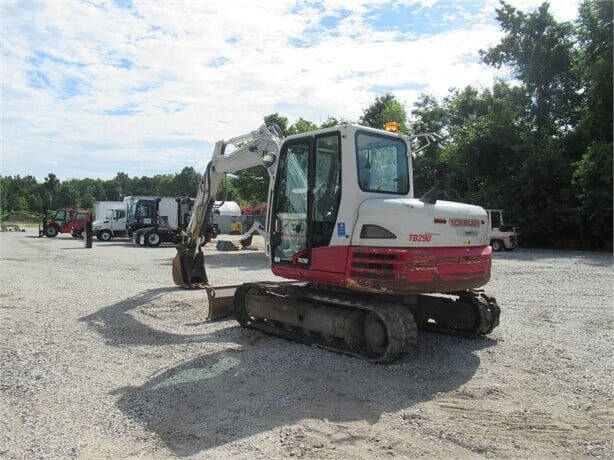 2014 Takeuchi TB290