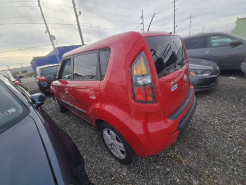 2010 Kia Soul +