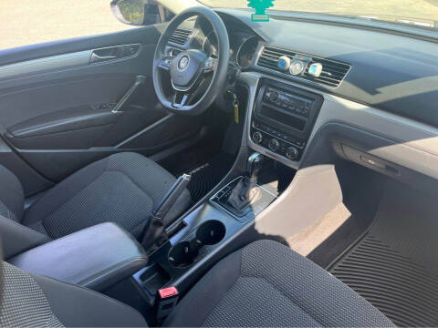 2017 Volkswagen Passat 1.8T S