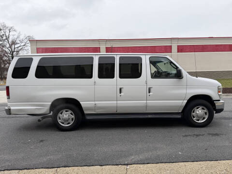 2013 Ford E-Series E-350 SD XLT