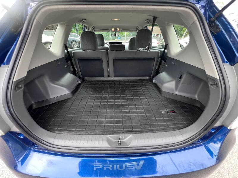 2012 Toyota Prius v Three