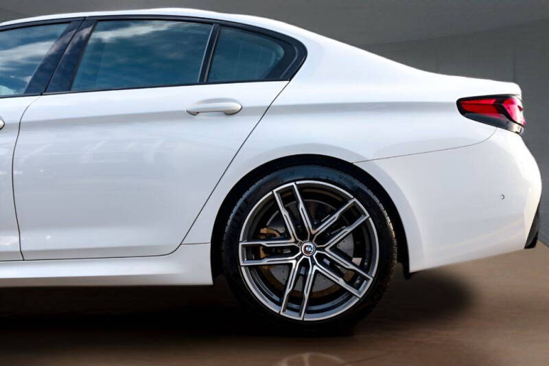 2023 BMW M5