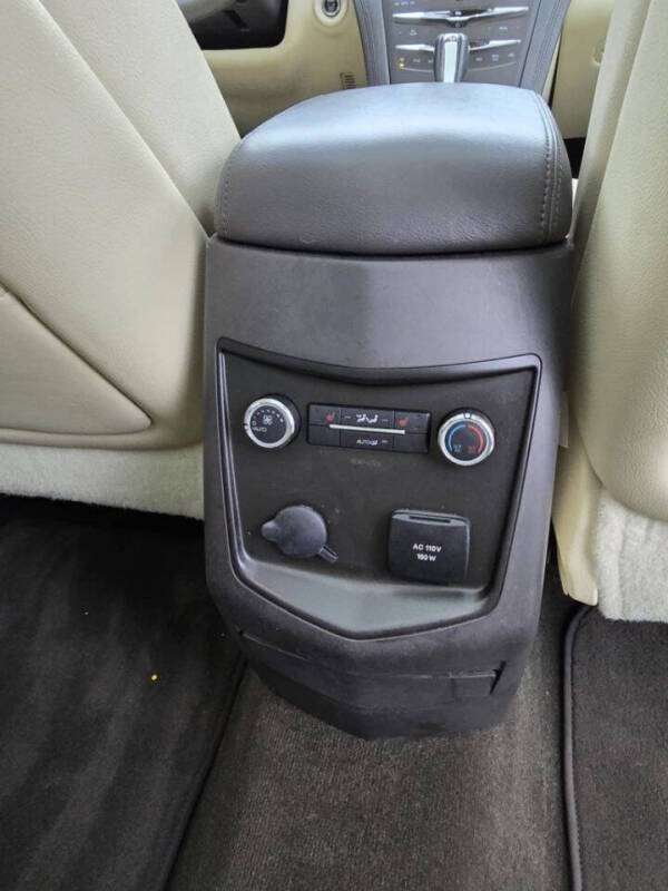 2019 Lincoln MKT Reserve