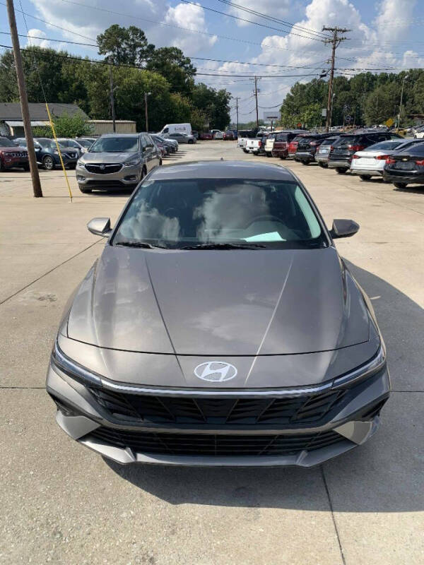 2024 Hyundai Elantra SEL's photo