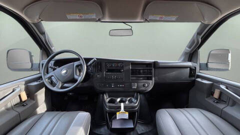 2025 Chevrolet Express 2500