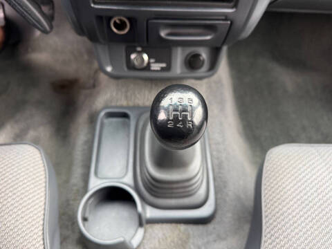 2001 Nissan Frontier XE