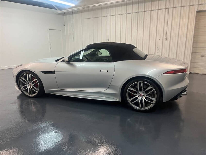 2017 Jaguar F-TYPE R