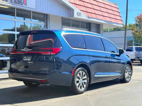 2025 Chrysler Pacifica Plug-In Hybrid Pinnacle