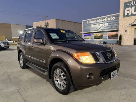 2008 Nissan Pathfinder LE V8