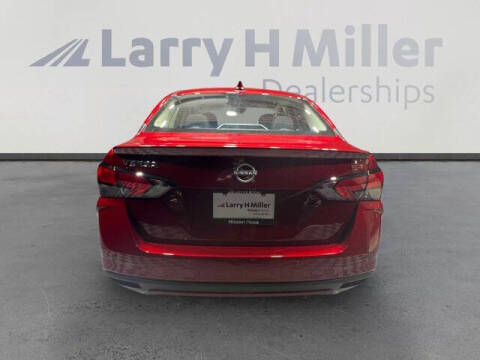 2025 Nissan Versa SR