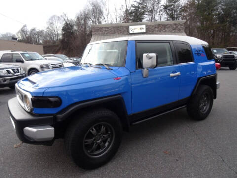 2007 Toyota FJ Cruiser for sale at Driven Pre-Owned in Lenoir NC