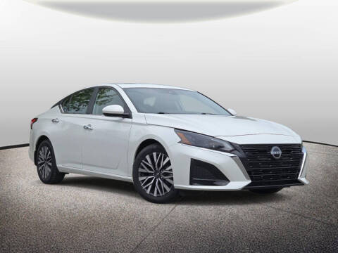 2023 Nissan Altima for sale at Auto Center of Columbus in Columbus OH