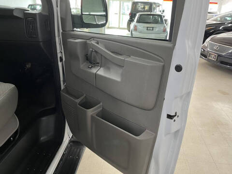 2022 Chevrolet Express LS 3500