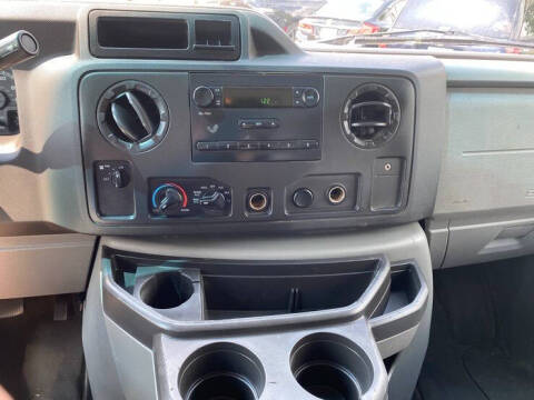 2014 Ford E-Series E-450 SD