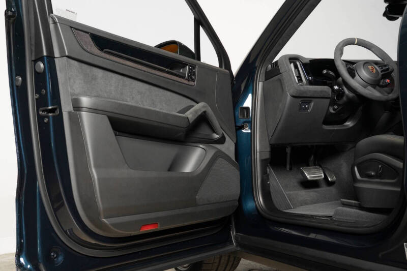 2024 Porsche Cayenne Turbo GT