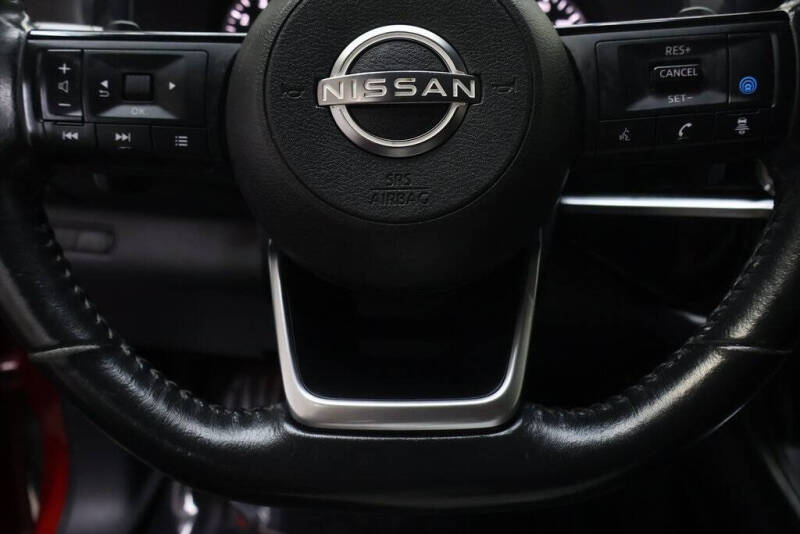 2022 Nissan Pathfinder SV