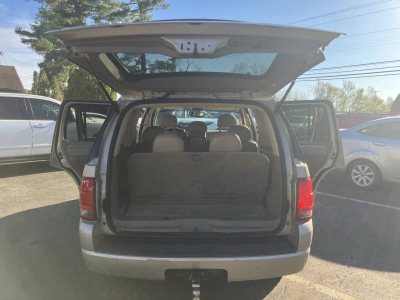 2004 Ford Explorer XLT