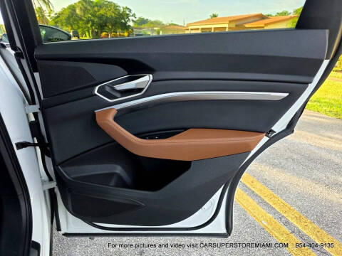 2021 Audi e-tron quattro Premium