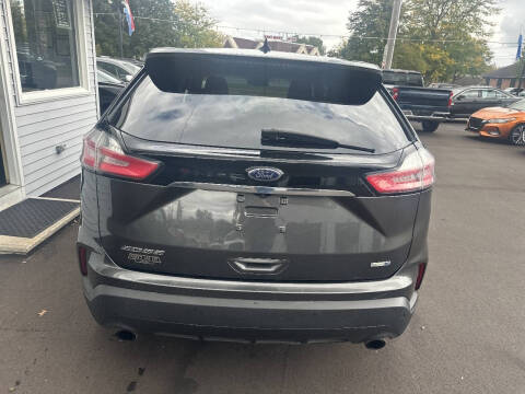 2020 Ford Edge SE