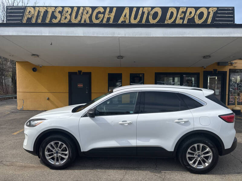 2022 Ford Escape SE's photo