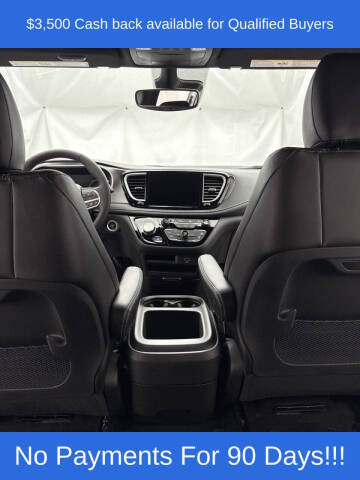 2026 Chrysler Pacifica Select